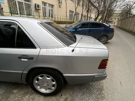 Mercedes-Benz E 230 1991 года за 1 850 000 тг. в Туркестан – фото 5