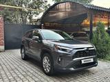 Toyota RAV4 2023 года за 17 500 000 тг. в Алматы