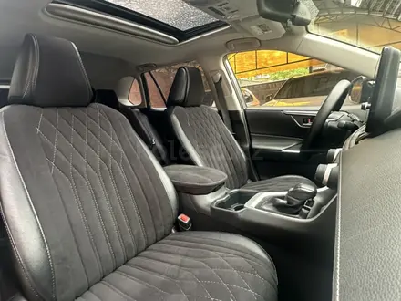 Toyota RAV4 2023 года за 17 500 000 тг. в Алматы – фото 31