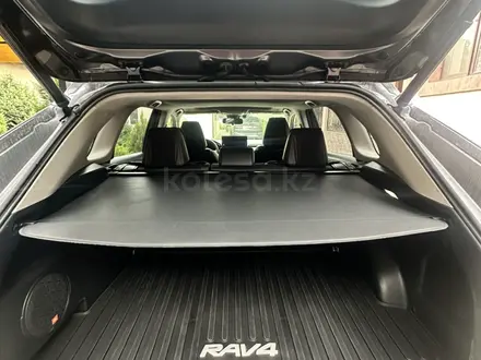 Toyota RAV4 2023 года за 17 500 000 тг. в Алматы – фото 35