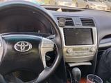 Toyota Camry 2010 года за 6 300 000 тг. в Актобе – фото 4