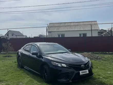 Toyota Camry 2019 года за 9 000 000 тг. в Уральск – фото 6