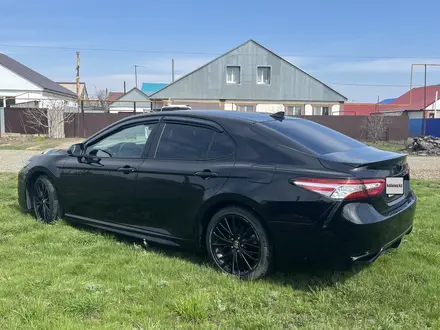 Toyota Camry 2019 года за 9 000 000 тг. в Уральск – фото 8