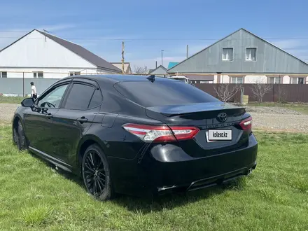 Toyota Camry 2019 года за 9 000 000 тг. в Уральск – фото 7
