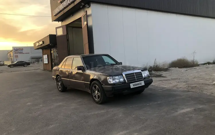 Mercedes-Benz E 200 1993 года за 950 000 тг. в Алматы