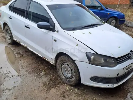 Volkswagen Polo 2012 года за 2 000 000 тг. в Актобе – фото 2