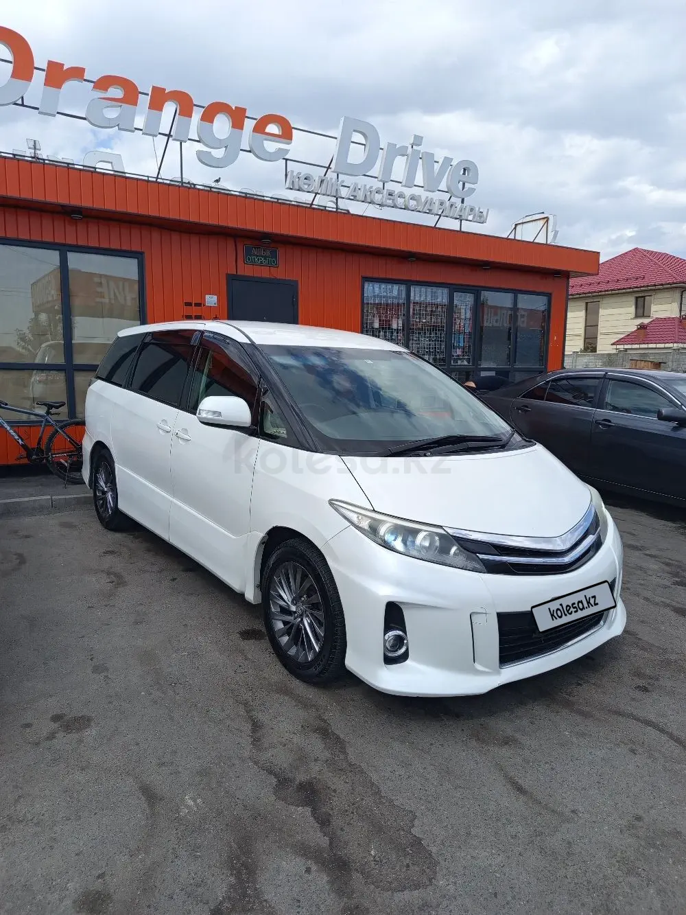 Toyota Estima, 2012