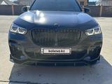BMW X5 2022 года за 42 900 000 тг. в Актобе – фото 2