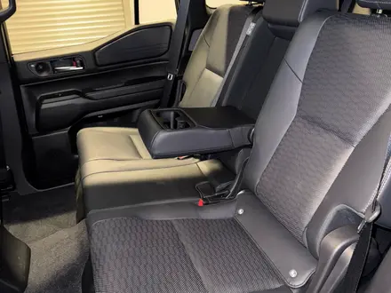 Toyota Land Cruiser Prado Luxe+ 2025 года за 46 900 000 тг. в Алматы – фото 11