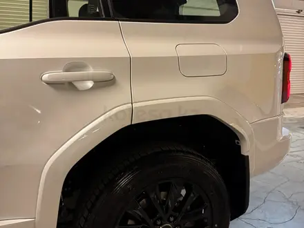 Toyota Land Cruiser Prado Luxe+ 2025 года за 46 900 000 тг. в Алматы – фото 26