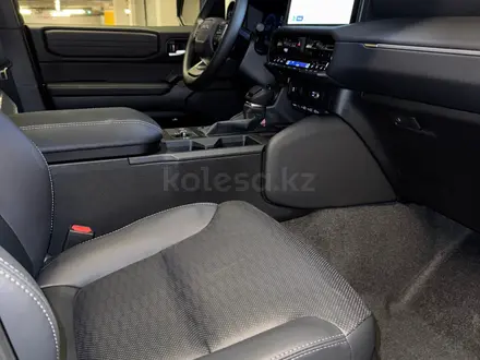 Toyota Land Cruiser Prado Luxe+ 2025 года за 46 900 000 тг. в Алматы – фото 33