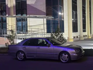 Mercedes-Benz E 55 AMG
