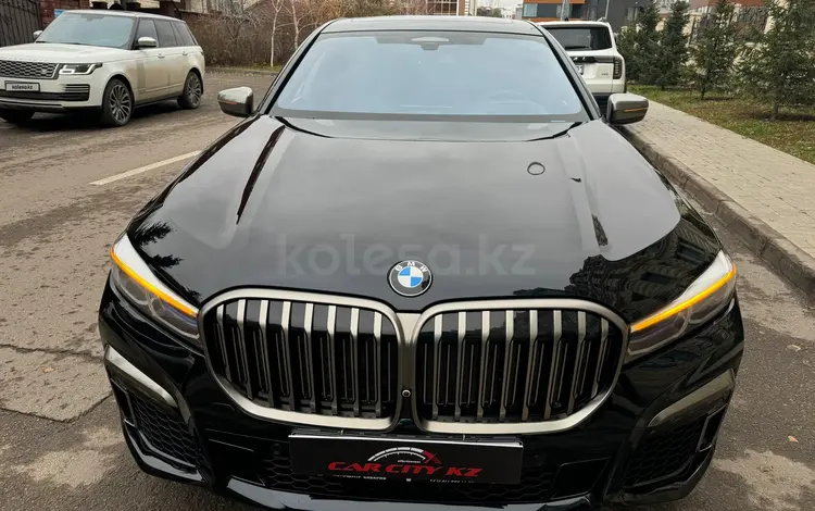 BMW 760 2020 года за 66 000 000 тг. в Астана