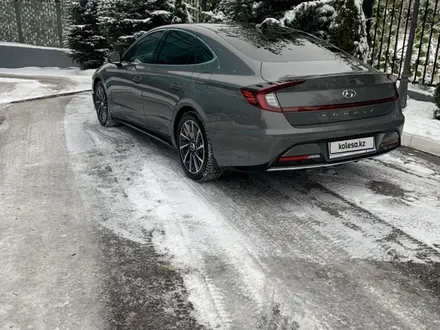 Hyundai Sonata 2022 года за 13 000 000 тг. в Алматы – фото 3