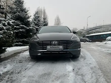 Hyundai Sonata 2022 года за 13 000 000 тг. в Алматы – фото 2