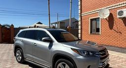 Toyota Highlander 2014 года за 11 000 000 тг. в Атырау