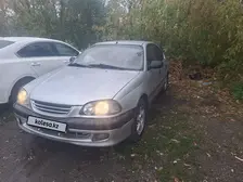 Toyota Avensis, 1998