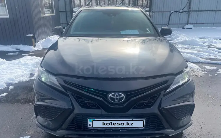 Toyota Camry 2021 года за 9 526 800 тг. в Алматы
