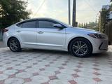 Hyundai Elantra 2017 годаfor5 200 000 тг. в Уральск – фото 2