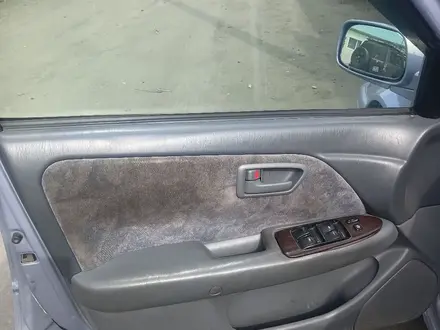 Toyota Camry 1998 года за 3 100 000 тг. в Семей – фото 3