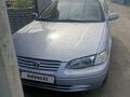 Toyota Camry 1998 года за 3 100 000 тг. в Семей – фото 5