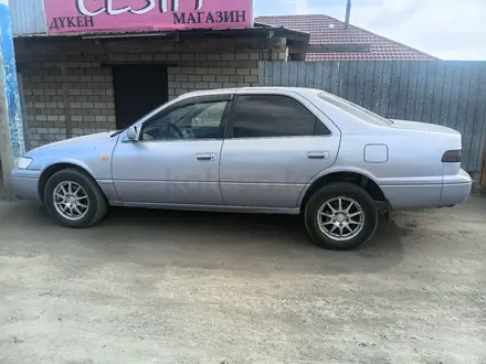 Toyota Camry 1998 года за 3 100 000 тг. в Семей – фото 6