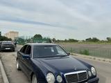 Mercedes-Benz E 320 1998 года за 2 500 000 тг. в Алматы – фото 5