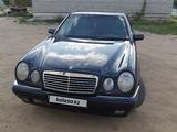 Mercedes-Benz E 230 1995 года за 2 450 000 тг. в Караганда – фото 2