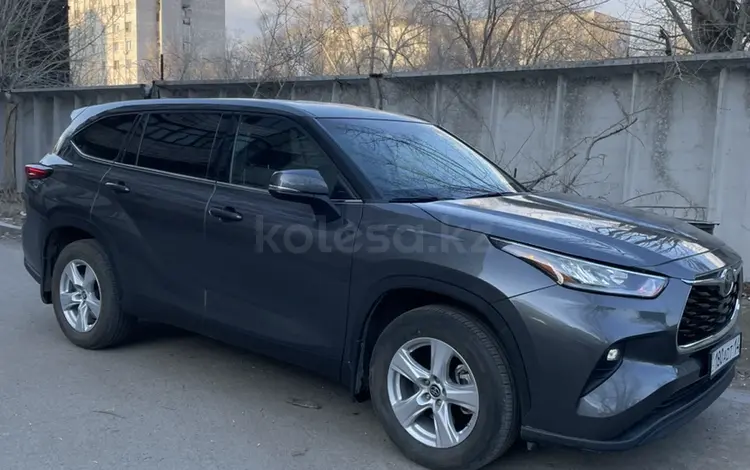 Toyota Highlander 2019 года за 24 000 000 тг. в Астана