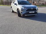 Toyota RAV4 2020 года за 13 000 000 тг. в Атырау – фото 4