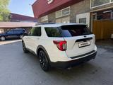 Ford Explorer 2022 года за 27 500 000 тг. в Алматы – фото 5