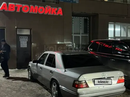 Mercedes-Benz E 320 1994 года за 3 700 000 тг. в Астана