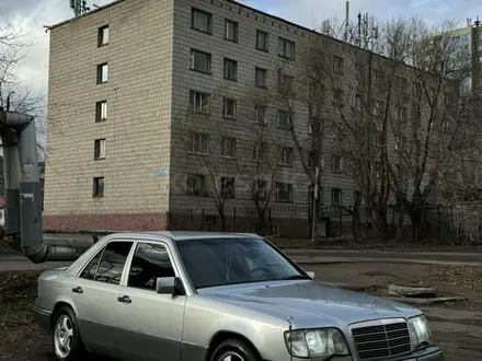 Mercedes-Benz E 320 1994 года за 3 700 000 тг. в Астана – фото 2