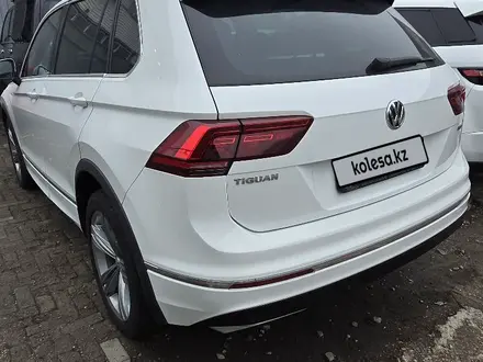 Volkswagen Tiguan 2018 года за 17 000 000 тг. в Алматы – фото 2