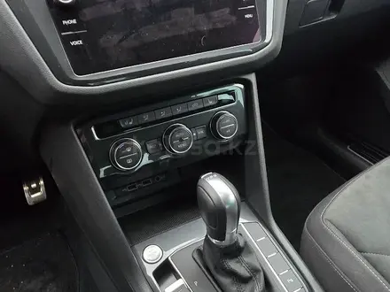 Volkswagen Tiguan 2018 года за 17 000 000 тг. в Алматы – фото 5
