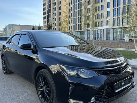 Toyota Camry 2018 года за 14 000 000 тг. в Астана