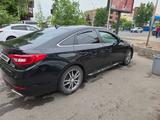 Hyundai Sonata 2017 годаүшін8 700 000 тг. в Караганда – фото 2