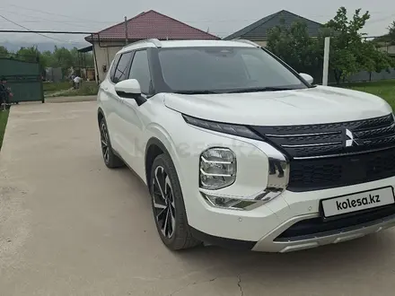 Mitsubishi Outlander 2023 года за 14 000 000 тг. в Алматы – фото 2