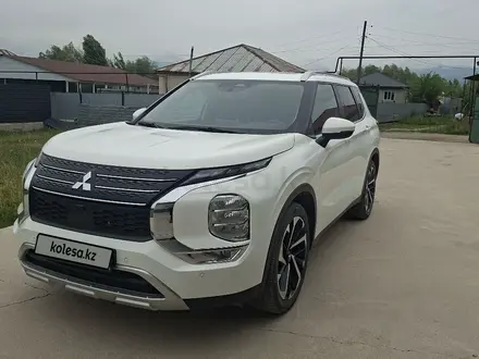 Mitsubishi Outlander 2023 года за 14 000 000 тг. в Алматы