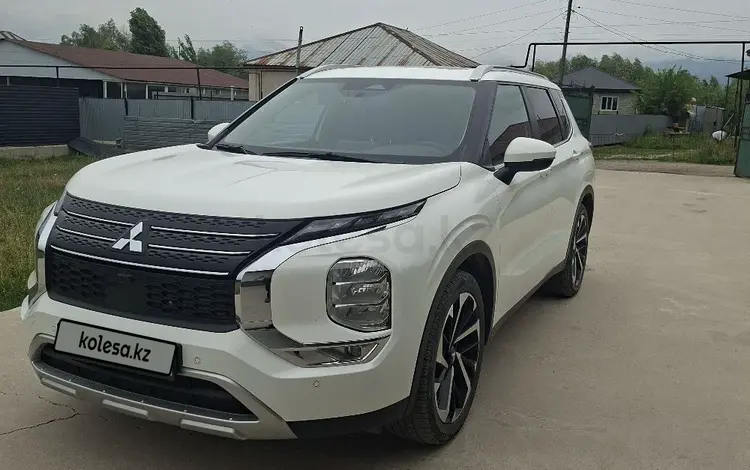 Mitsubishi Outlander 2023 года за 14 000 000 тг. в Алматы