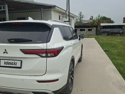 Mitsubishi Outlander 2023 года за 14 000 000 тг. в Алматы – фото 7