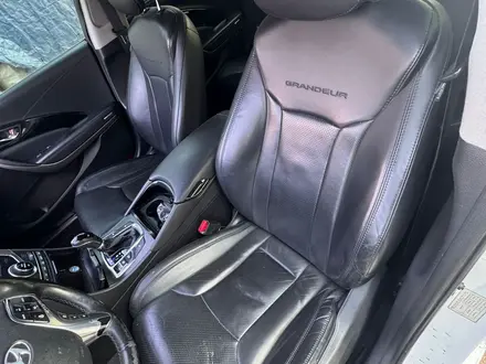Hyundai Grandeur 2015 года за 8 200 000 тг. в Алматы – фото 10