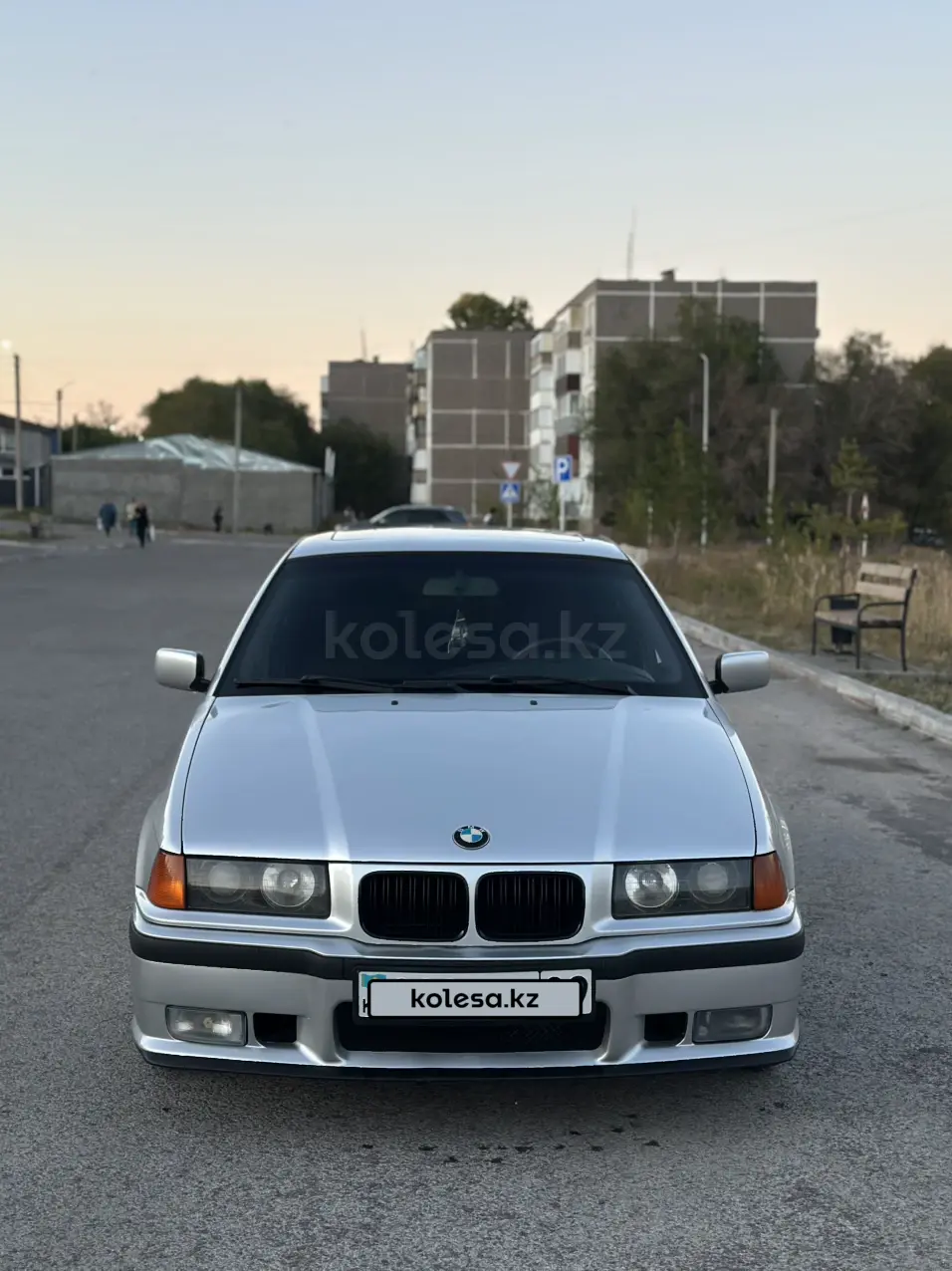 BMW 3 Series, 1993