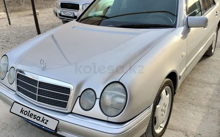 Mercedes-Benz E 320 1998 годаүшін4 400 000 тг. в Актау