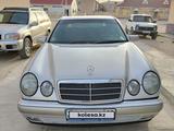 Mercedes-Benz E 320 1998 годаүшін4 400 000 тг. в Актау – фото 2