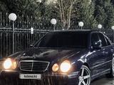 Mercedes-Benz E 230 1998 года за 2 800 000 тг. в Алматы