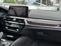 BMW 530 2020 года за 22 000 000 тг. в Алматы – фото 21