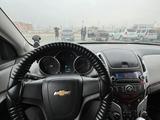 Chevrolet Cruze 2013 года за 2 500 000 тг. в Атырау – фото 3
