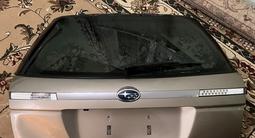 Subaru крышка багажника в сборе (со стеклом) за 34 990 тг. в Алматы – фото 2