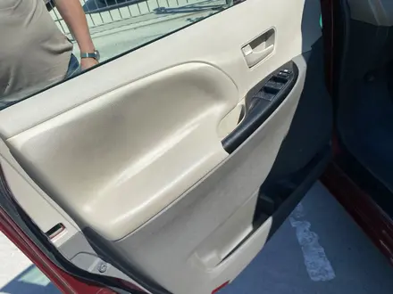 Toyota Sienna 2011 года за 10 000 000 тг. в Актау – фото 19